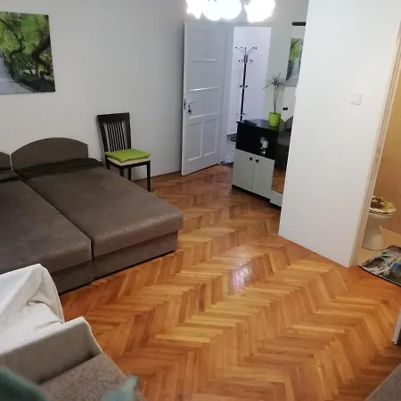 Apartment Oeroekzoeld