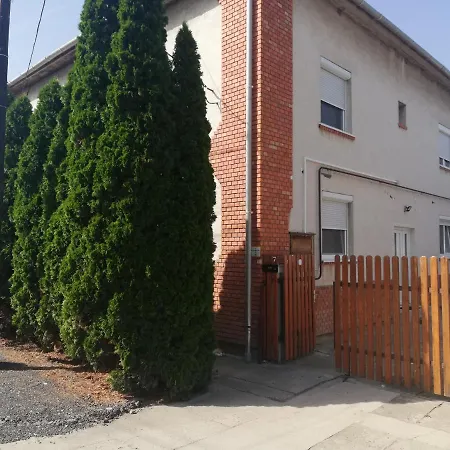 Oeroekzoeld Apartment