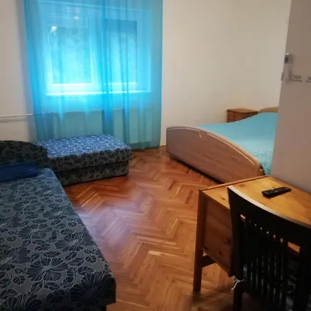 Oeroekzoeld Apartment