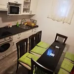 Apartament Oeroekzoeld *